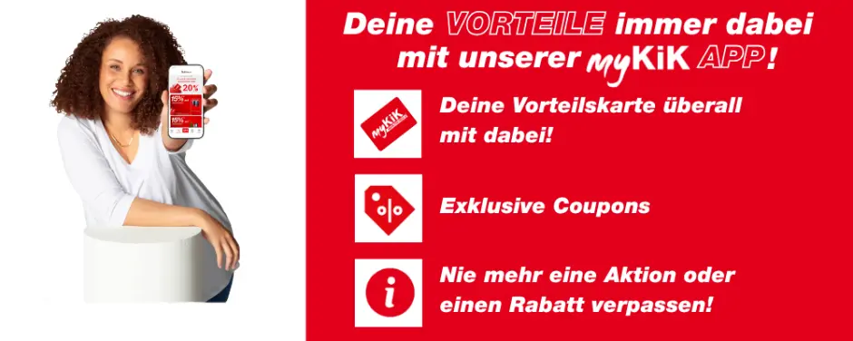Eine Person hält ein Smartphone in der Hand, auf dem ein Rabattangebot angezeigt wird, und wirbt für die myKiK-App mit Vorteilen und exklusiven Gutscheinen auf einem leuchtend roten Hintergrund.