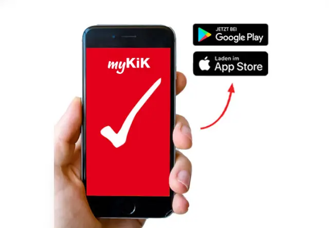 Smartphone mit rotem Sperrbildschirm und weißem ‚myKiK‘-Schriftzug, daneben ein Pfeil zu Google Play- und App Store-Badges.