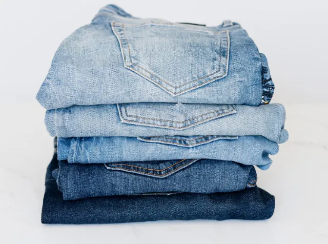 Damenjeans und -hosen für die Frühlingszeit