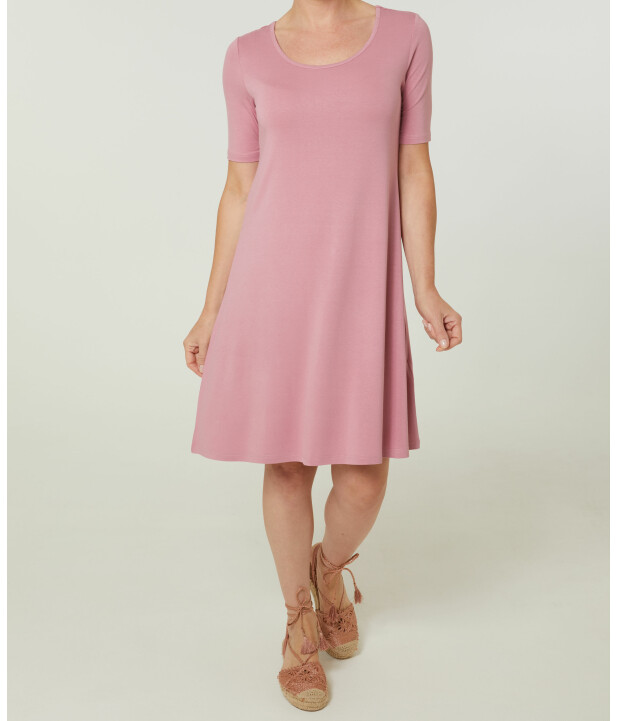 Ausgestelltes Kleid