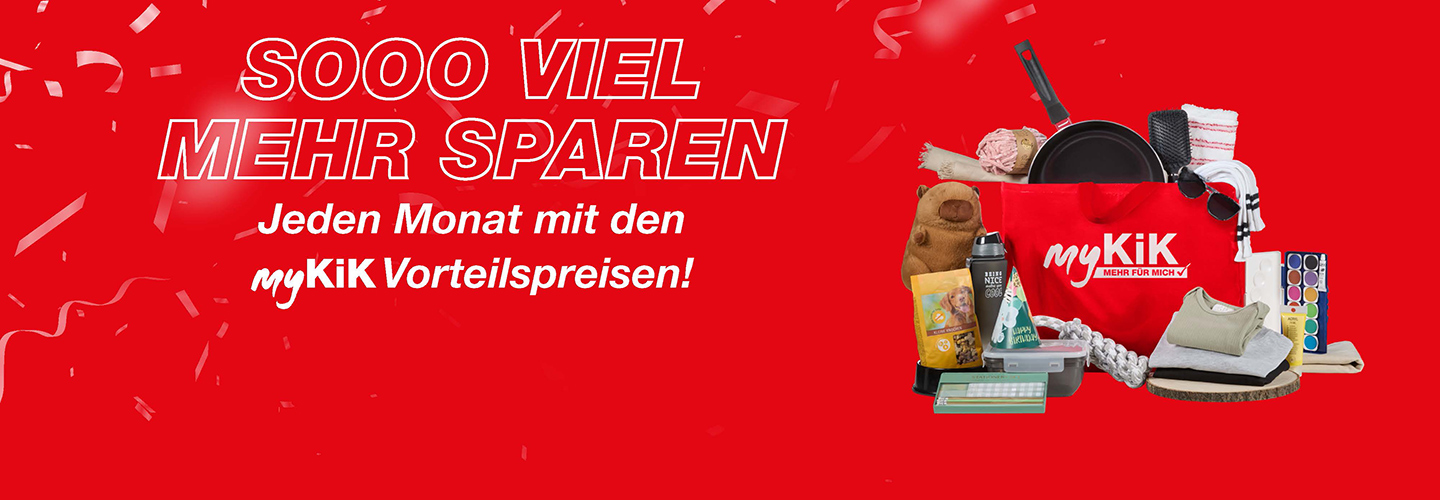 Rote Werbegrafik mit verschiedenen Haushaltsartikeln und einer myKiK-Einkaufstasche – im Fokus stehen Sparangebote mit den monatlichen Aktionen.