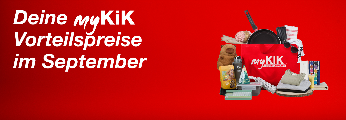 Werbefoto für myKiK, das die Sonderangebote im September hervorhebt, mit verschiedenen Haushaltsartikeln und einer roten Tragetasche.