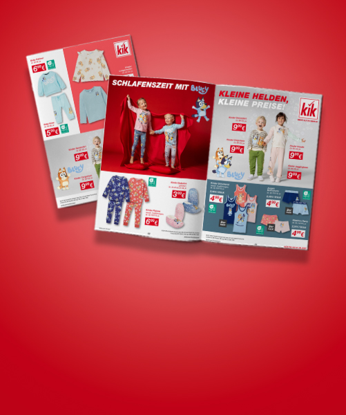 Promotiebrochure met Bluey-merchandise en kinderkleding, tegen een levendige rode achtergrond.